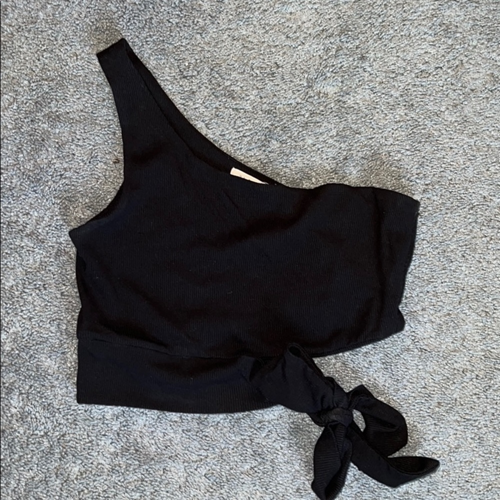 Black crop top